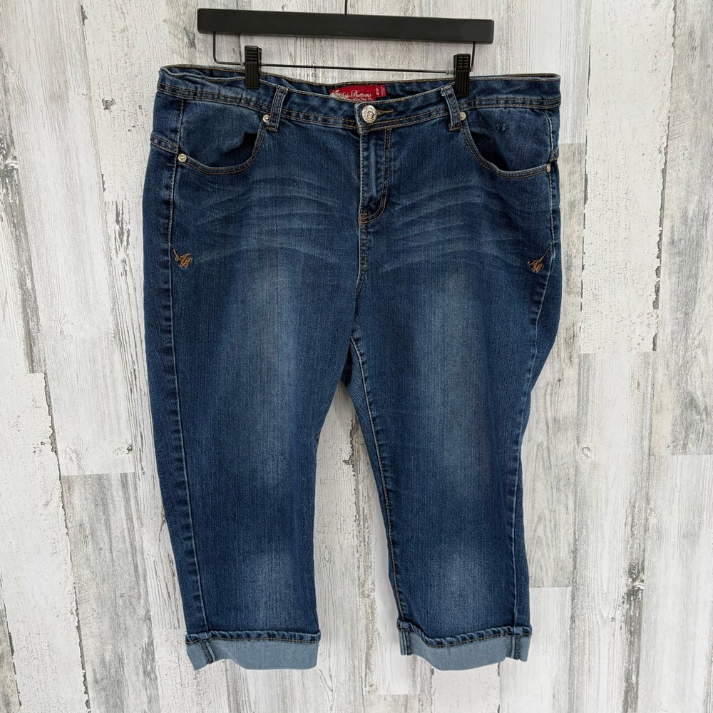 Apple Bottoms Women’s Size 20 38X20X9.5 Y2K Zip & Button Denim Capris